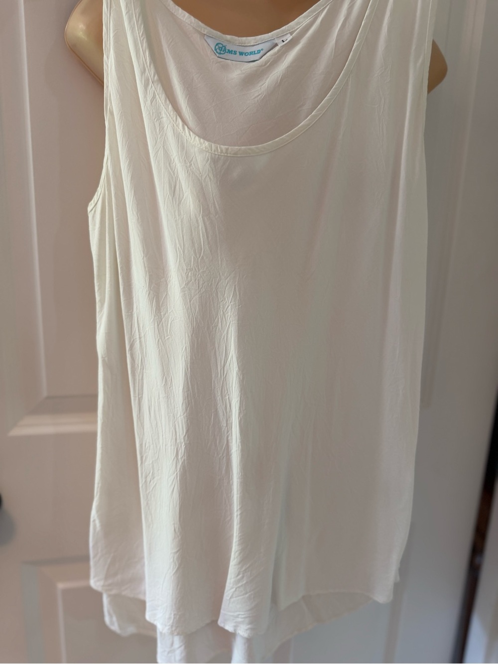 Jams World Cream Sleeveless Scoop Neck Tank